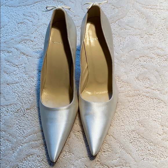 Vera Wang silk heels - Picture 2 of 9